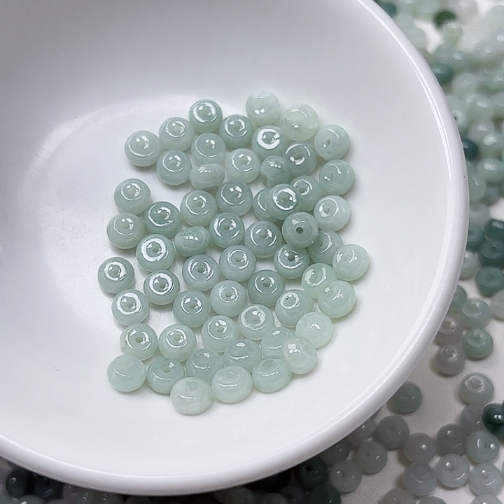 翡翠手链未镶嵌散珠300颗卡6