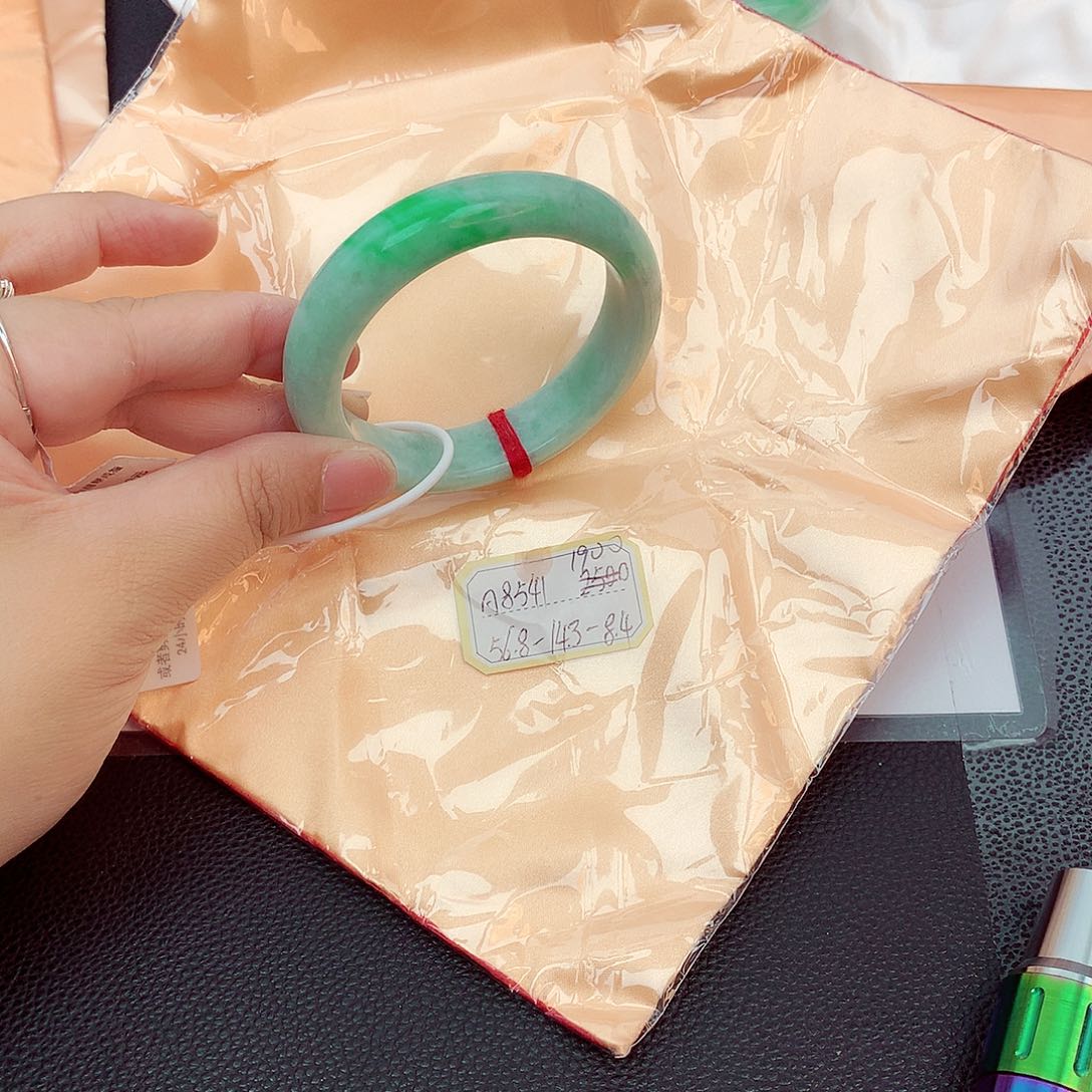 翡翠手镯未镶嵌天然缅甸翡翠A货