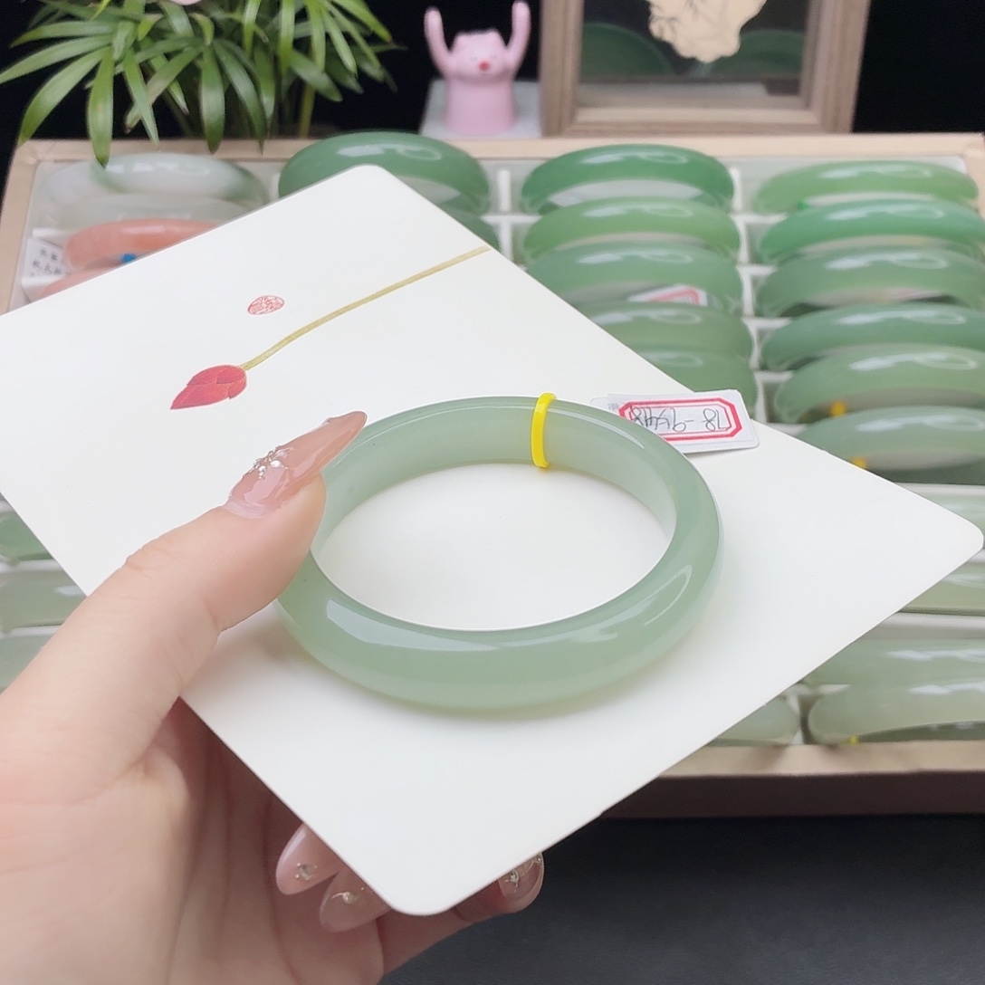 石英质玉未镶嵌手镯