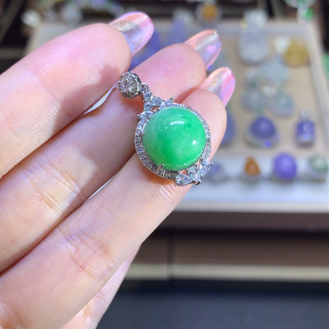 翡翠颈饰银S925镶嵌翡翠吊坠