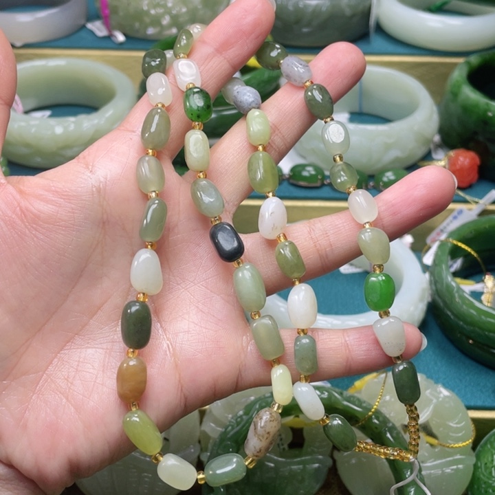 和田玉手镯56圈口 编号37未镶嵌