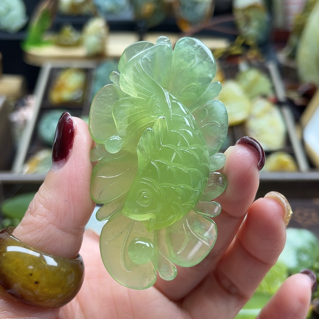 蛇纹石玉颈饰未镶嵌岫玉青提鱼