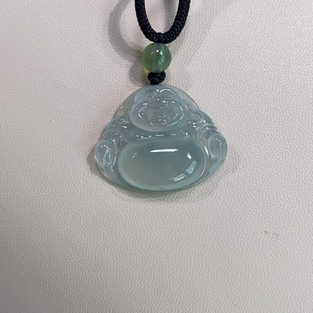 翡翠未镶嵌颈饰佛公