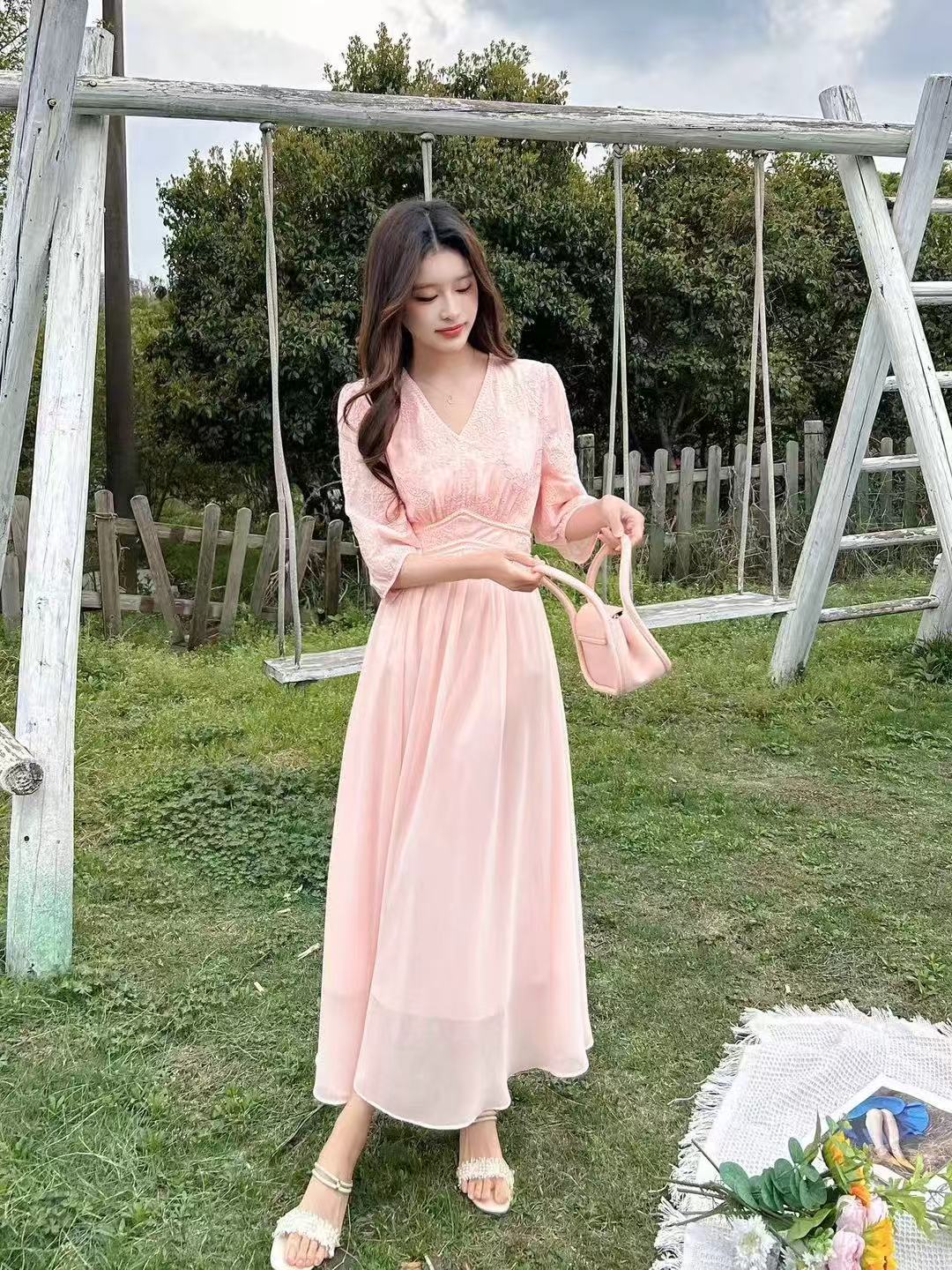 夏季长裙夏天粉色渐变连衣裙轻奢显瘦小香风荡领