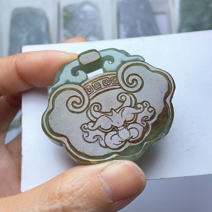 翡翠未镶嵌颈饰翡翠