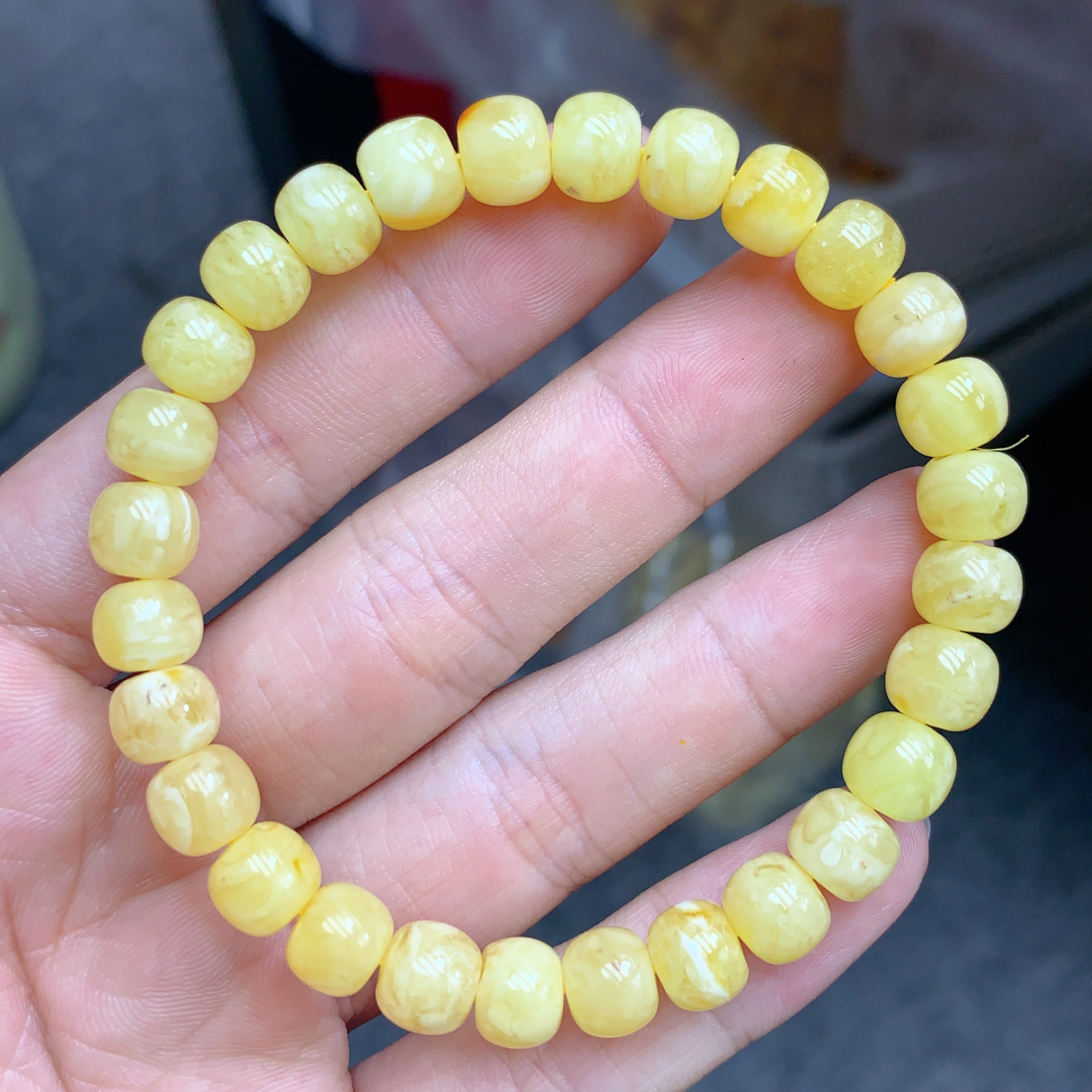 金白妖孽白花满蜡瑕疵蜜蜡8mm老型手串（367号）