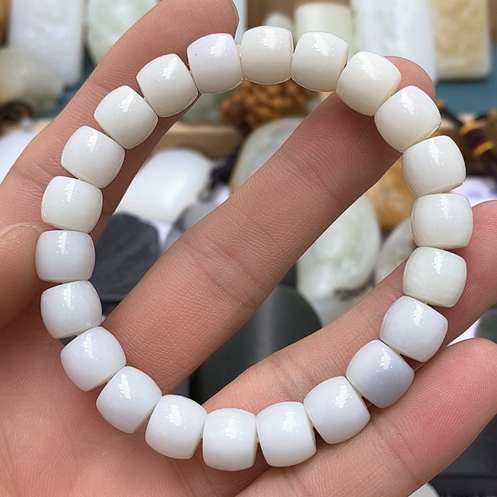 和田玉（糖玉）车挂未镶嵌