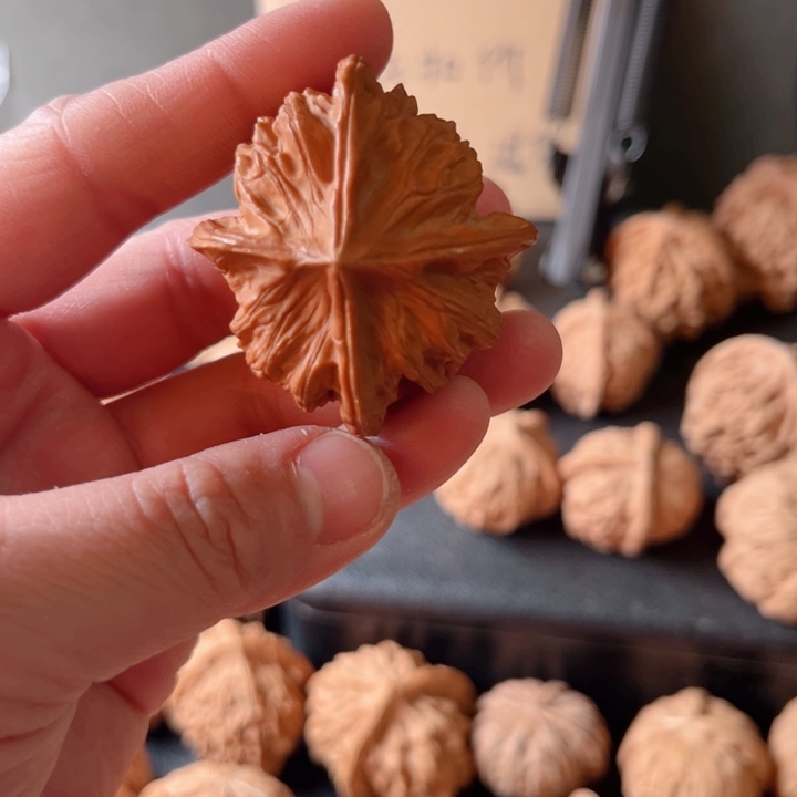 岭***至文玩核桃吊坠文玩