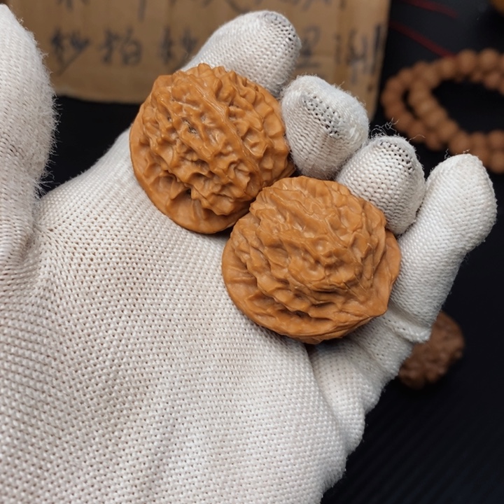 把件文玩核桃秦岭金豆