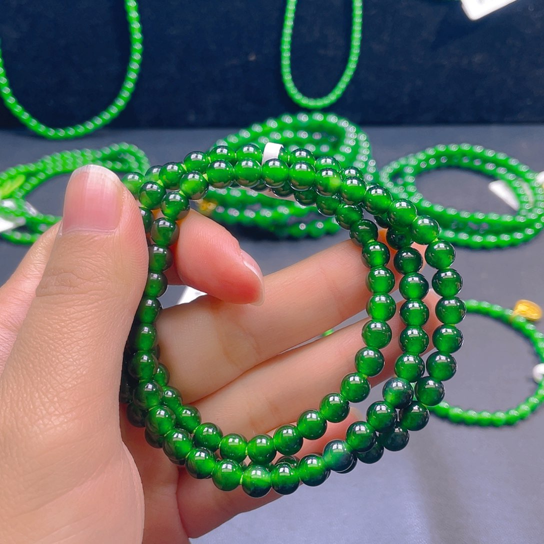 翡翠未镶嵌颈饰卡6