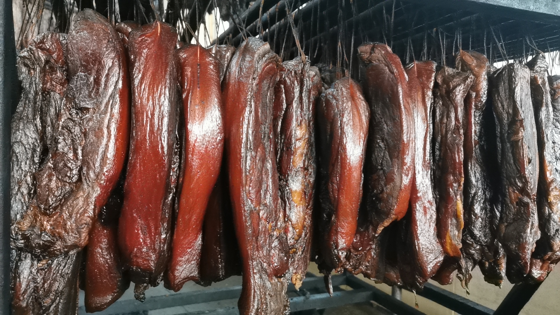 湖南特产柴火烟熏前腿腿腊肉农家土猪腊肉