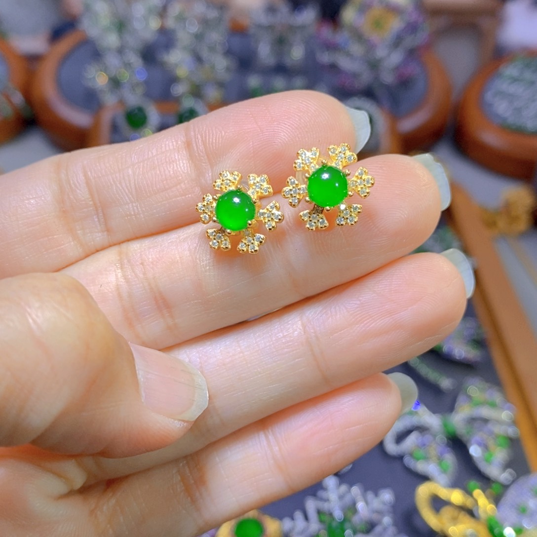 翡翠颈饰银S925镶嵌天然翡翠