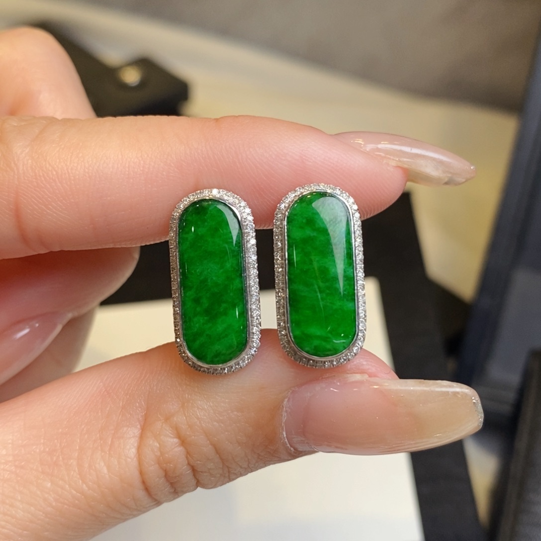 翡翠耳饰18K金镶嵌马鞍