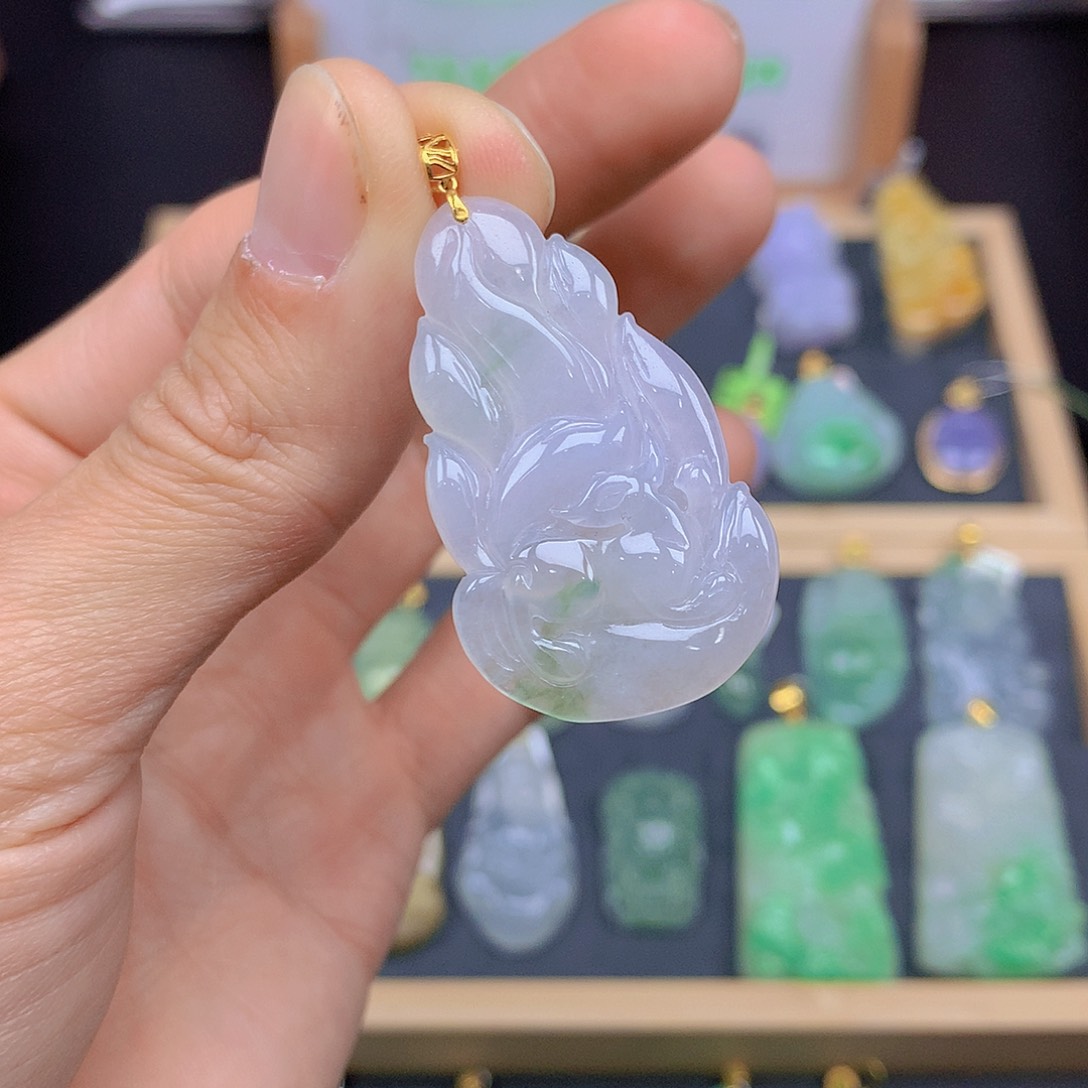 翡翠颈饰18K金镶嵌翡翠