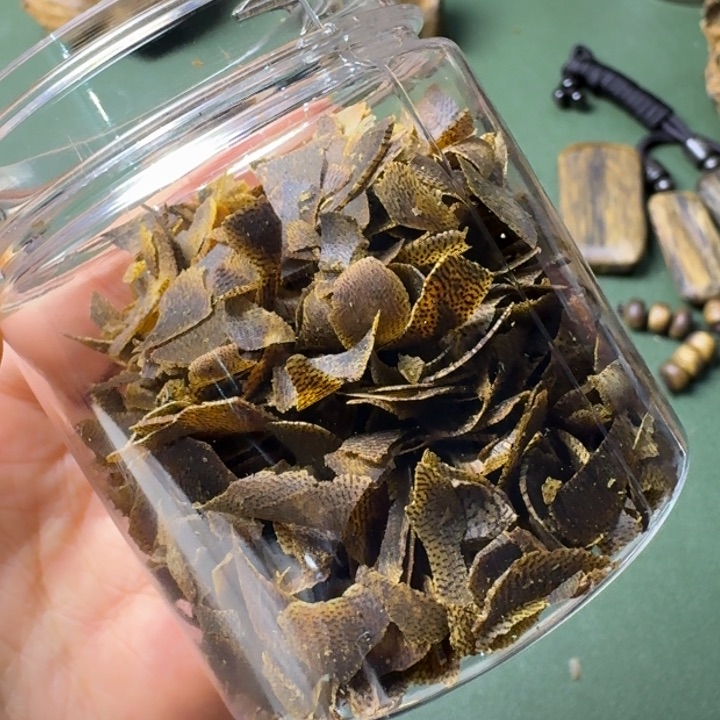 沉香手把件微**间海南白棋沉水切片老料10克