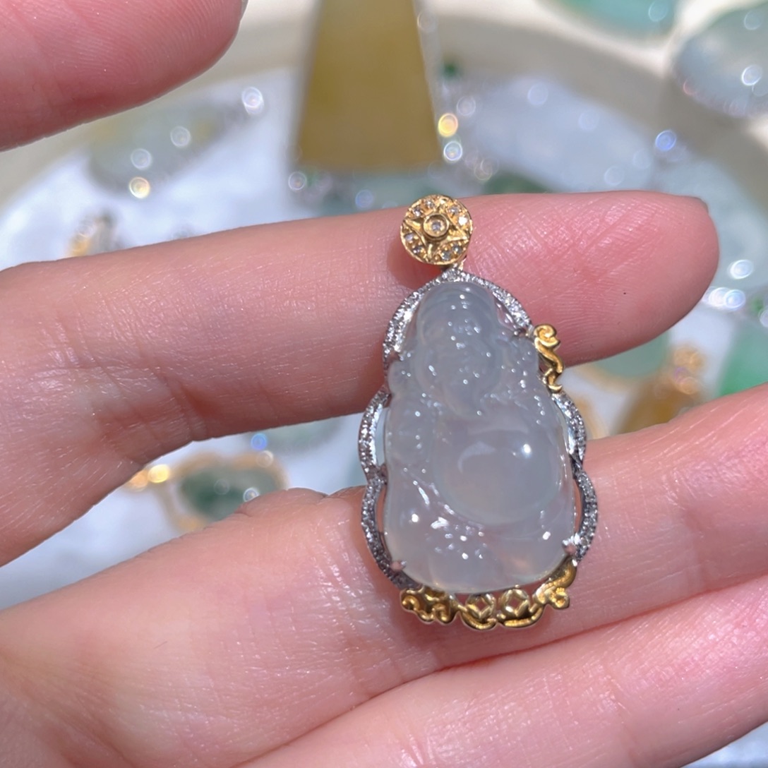 翡翠颈饰18K金镶嵌翡翠