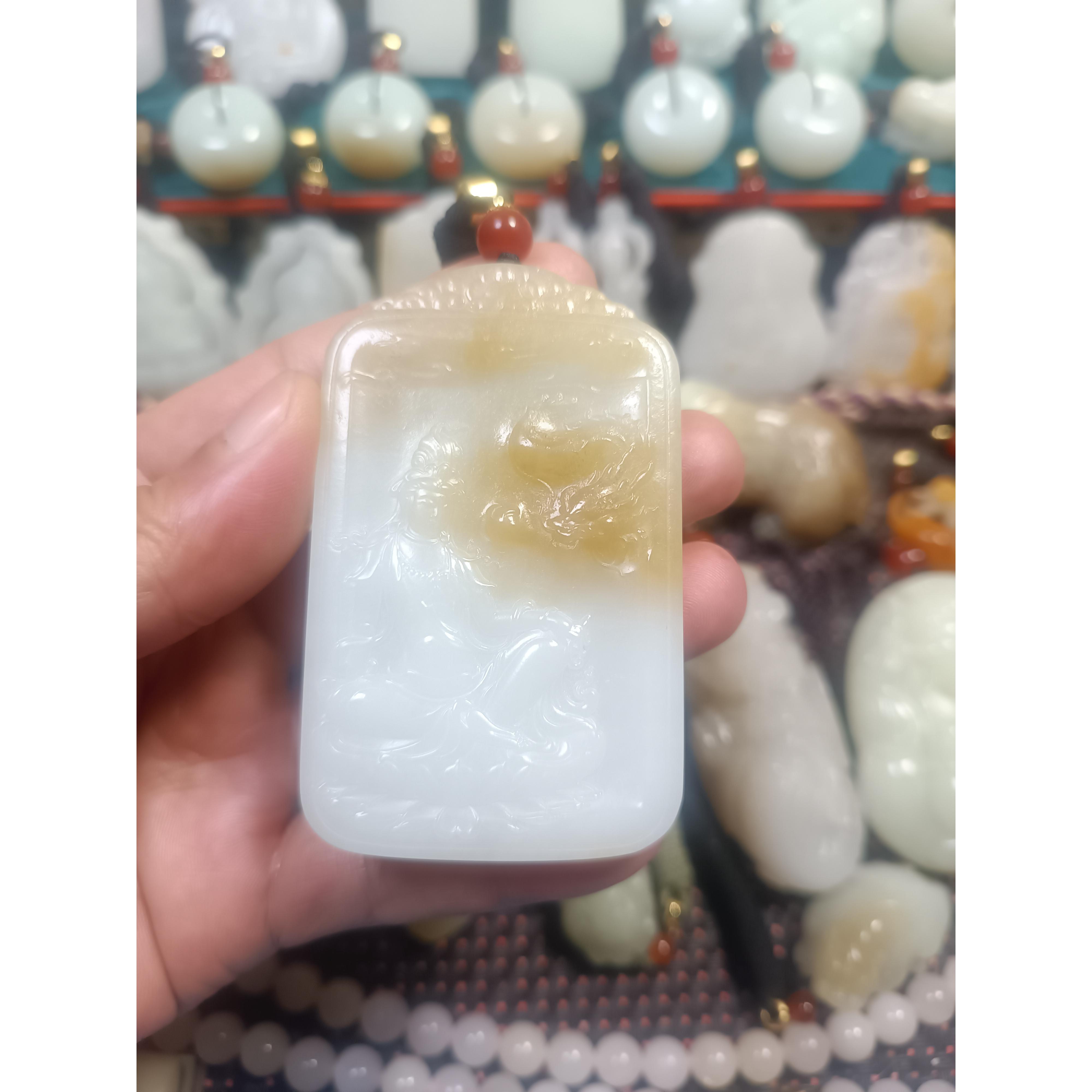 和田玉糖白御龙观音吊坠精致手工雕刻