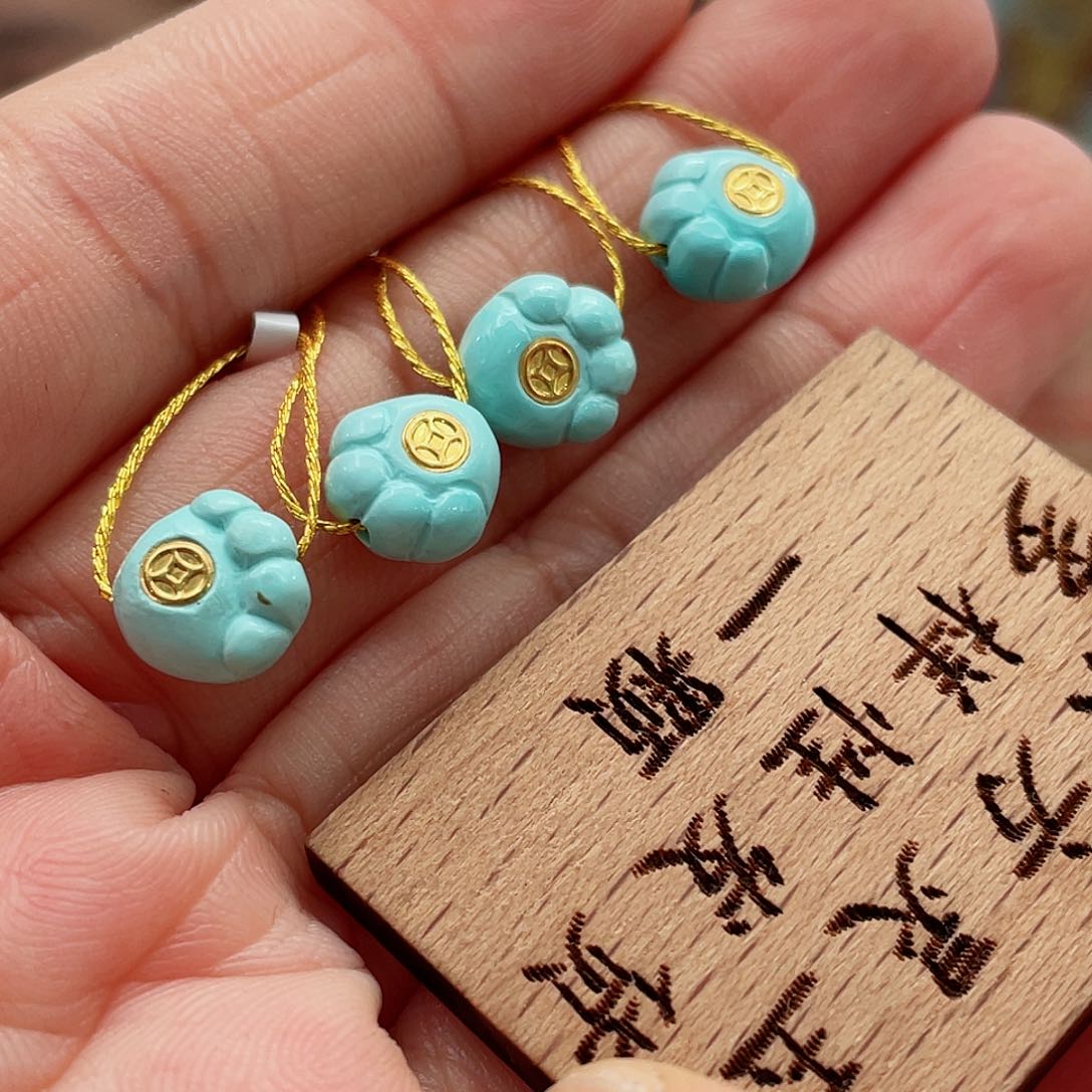 绿松石颈饰未镶嵌