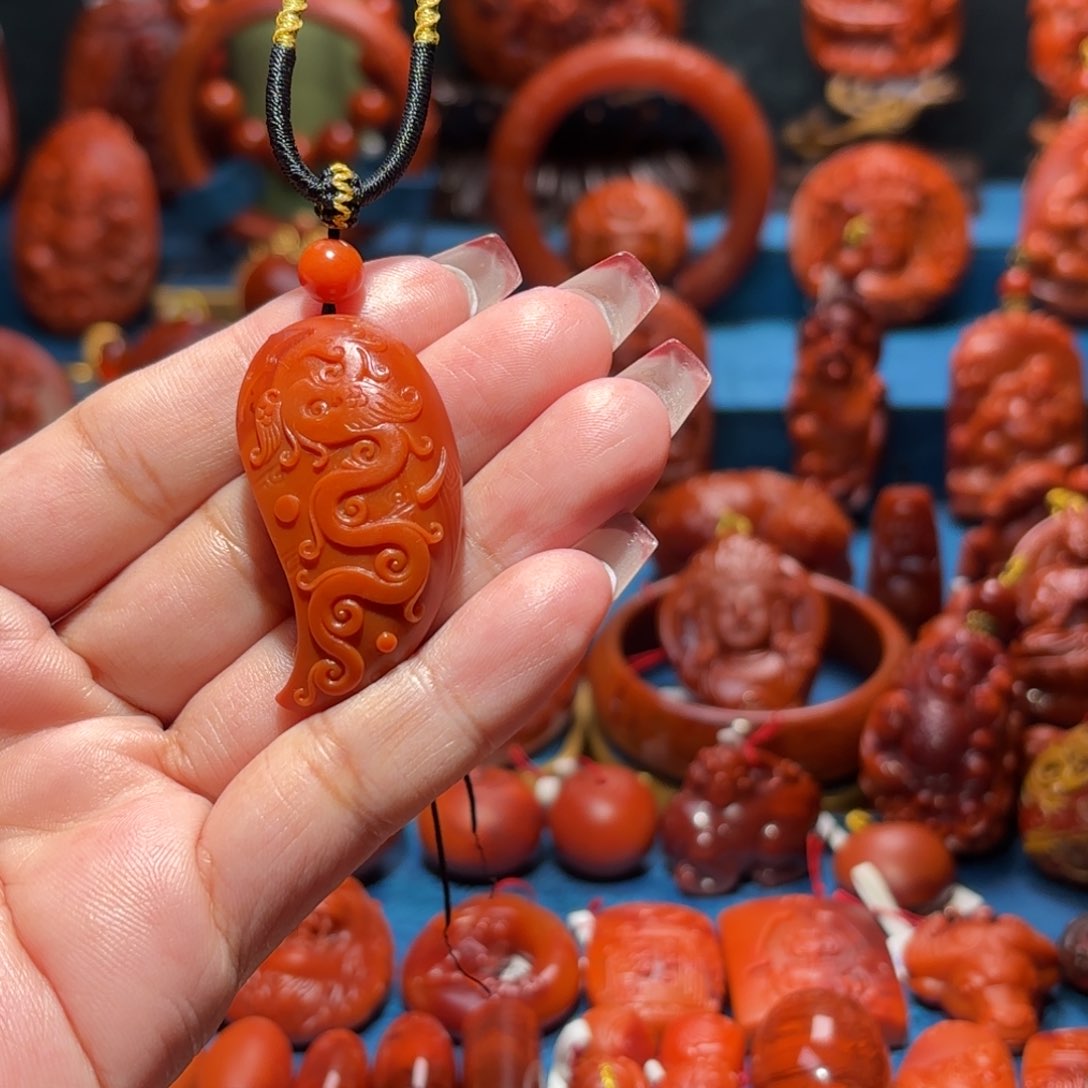 未镶嵌雕刻南红玛瑙