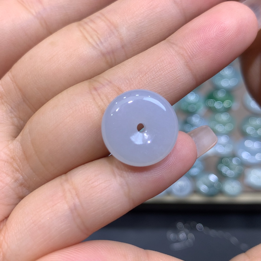 翡翠未镶嵌颈饰平安扣15.9*5.7