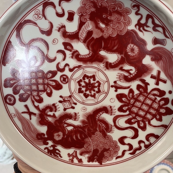 瓷片景德镇釉里红狮子滚绣球大壶承