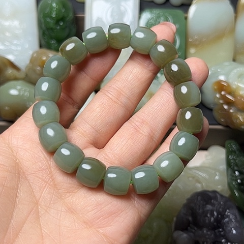 颈饰未镶嵌和田玉孝*先