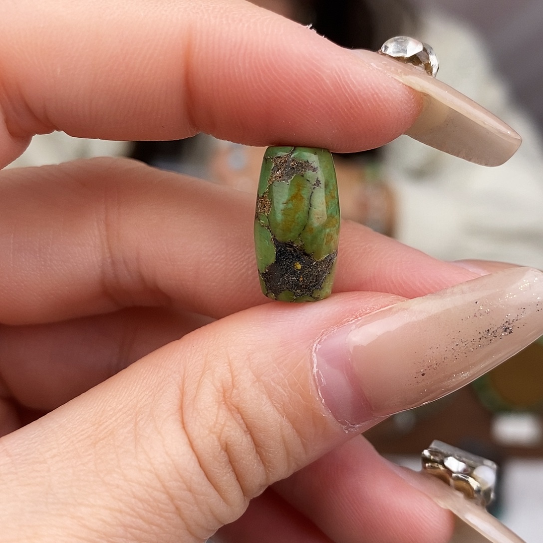 绿松石未镶嵌原矿