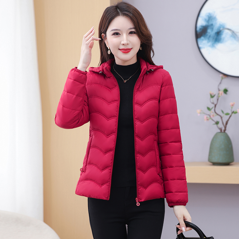 棉服女士短款2025新款秋冬季妈妈装连帽棉袄外套轻薄修身显瘦棉衣