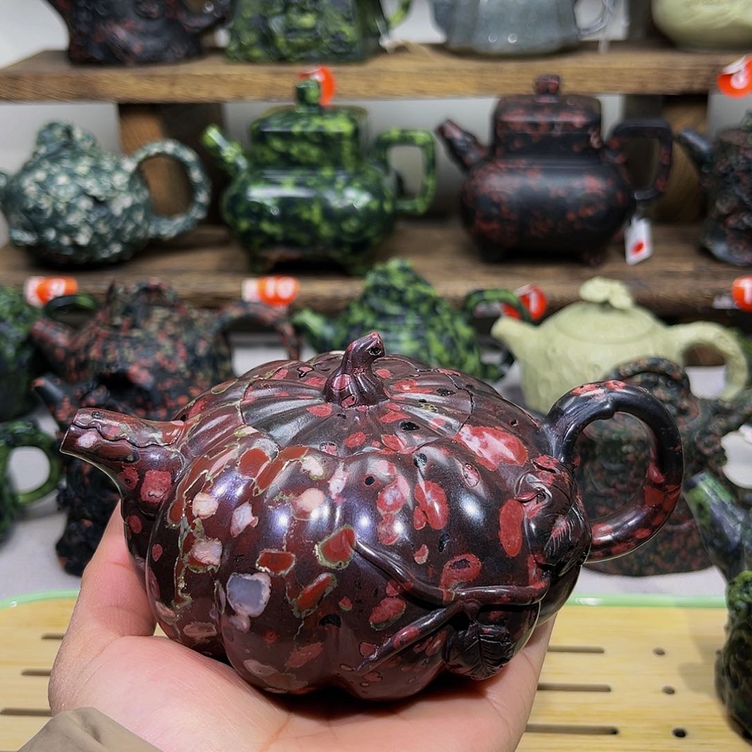 梅花石安山玉精品壶300cc