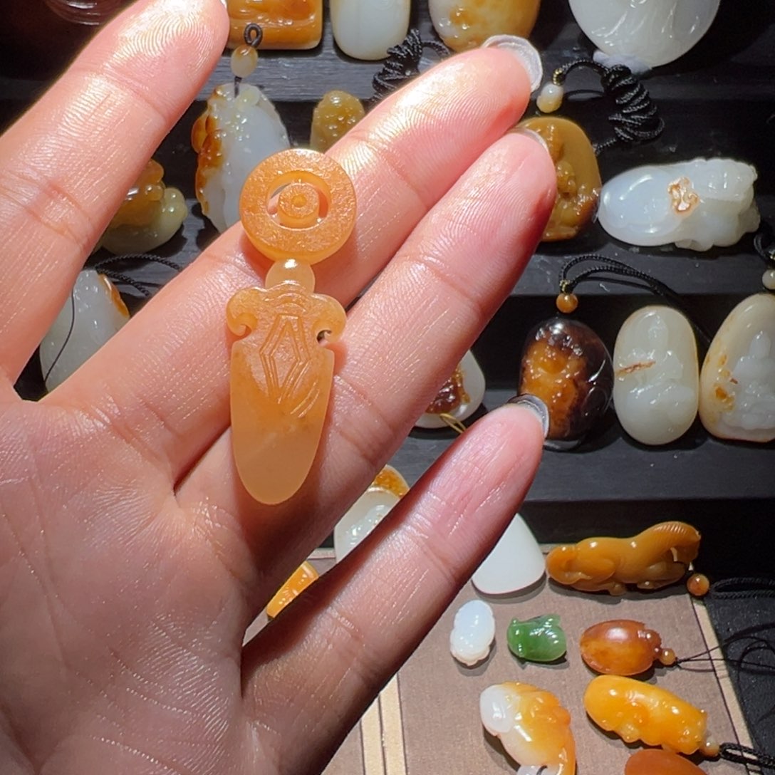 和田玉玉牌未镶嵌紫*?