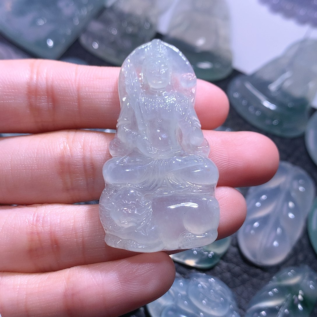 【闪购商品】翡翠未镶嵌颈饰观音