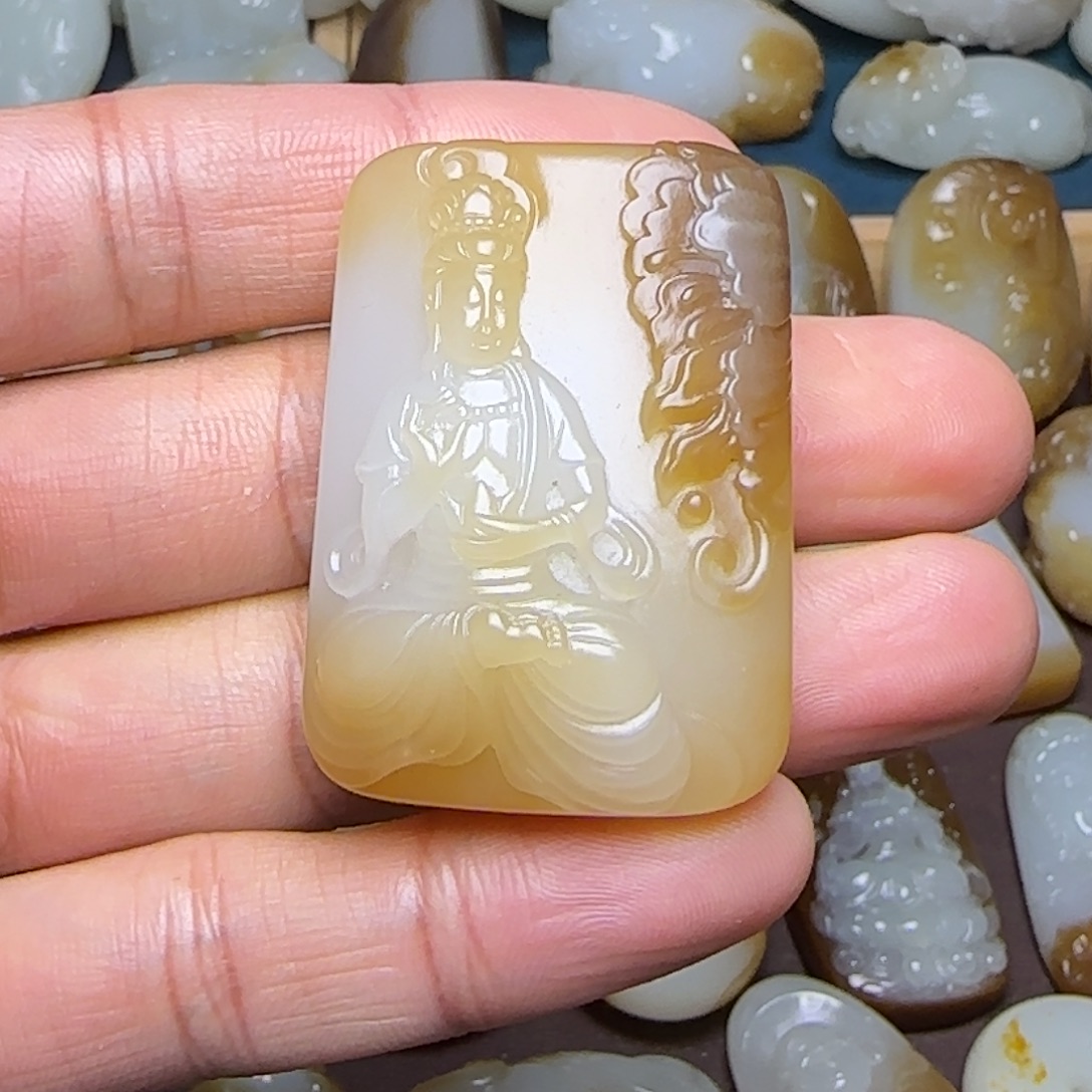 和田玉（糖玉）未镶嵌颈饰