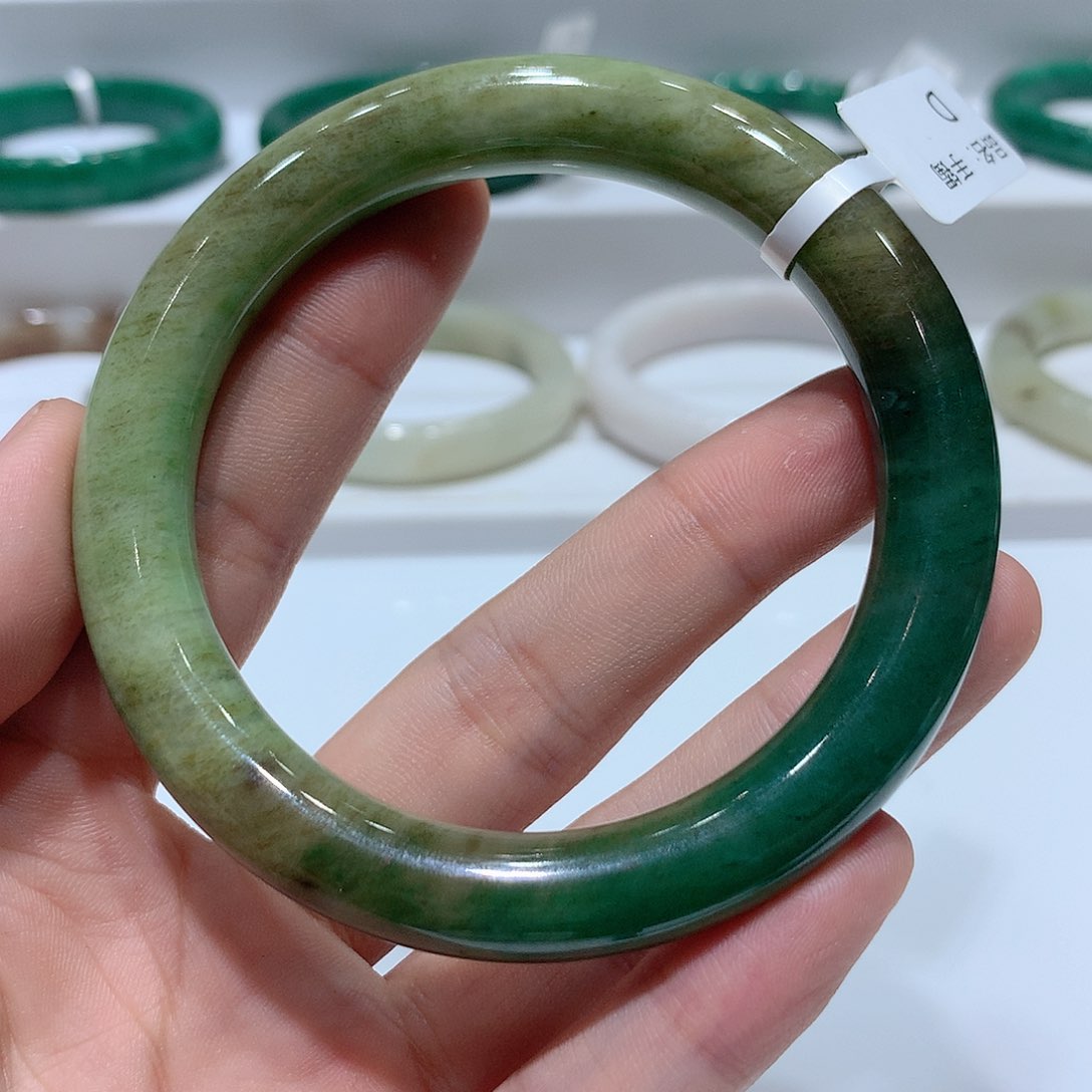 独山玉手镯未镶嵌