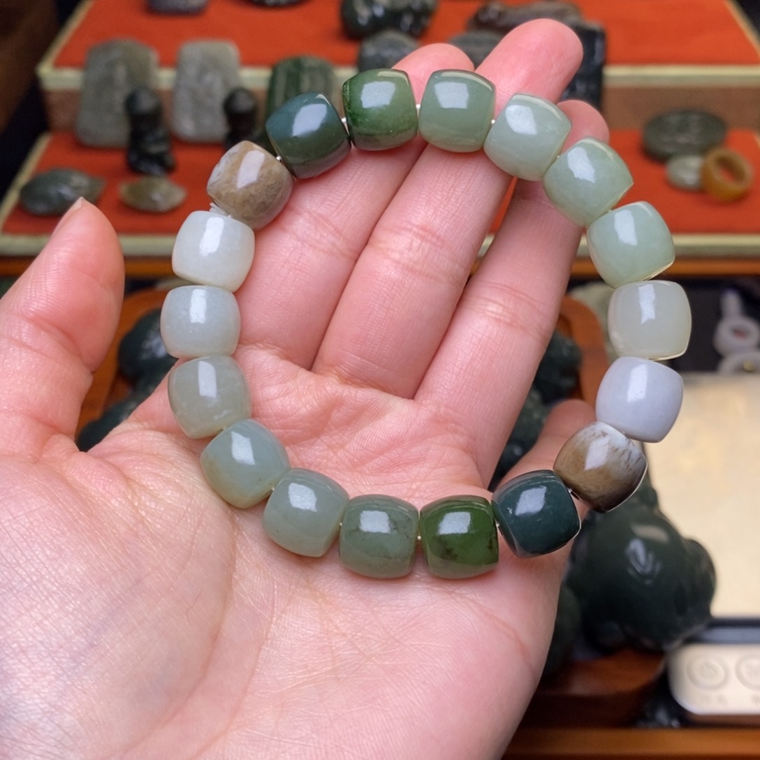 和田玉颈饰未镶嵌