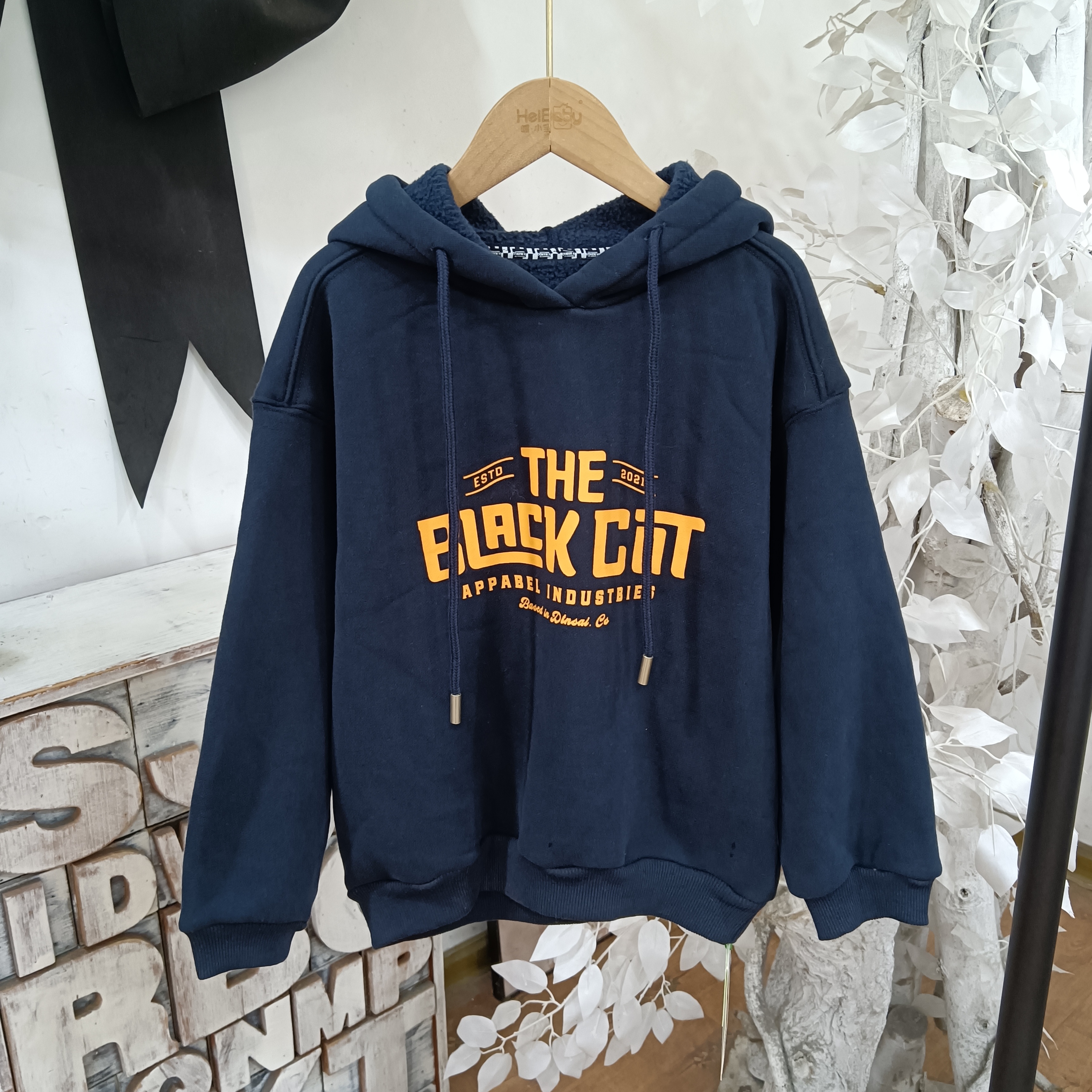 Q102藏青色一体绒卫衣/衣童装