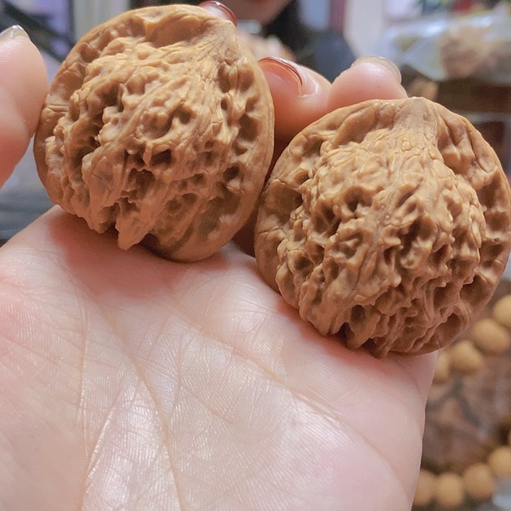 【闪购商品】文玩核桃把件42红狮子