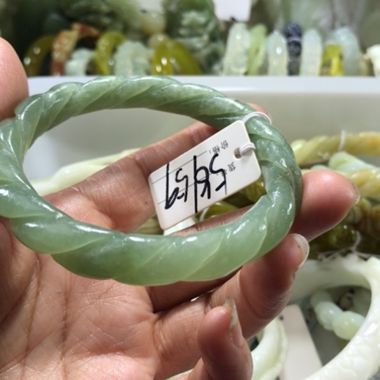 岫玉未镶嵌手镯58.59