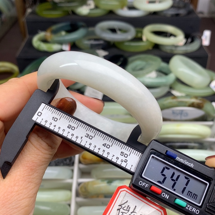 蛇纹石玉未镶嵌手镯583
