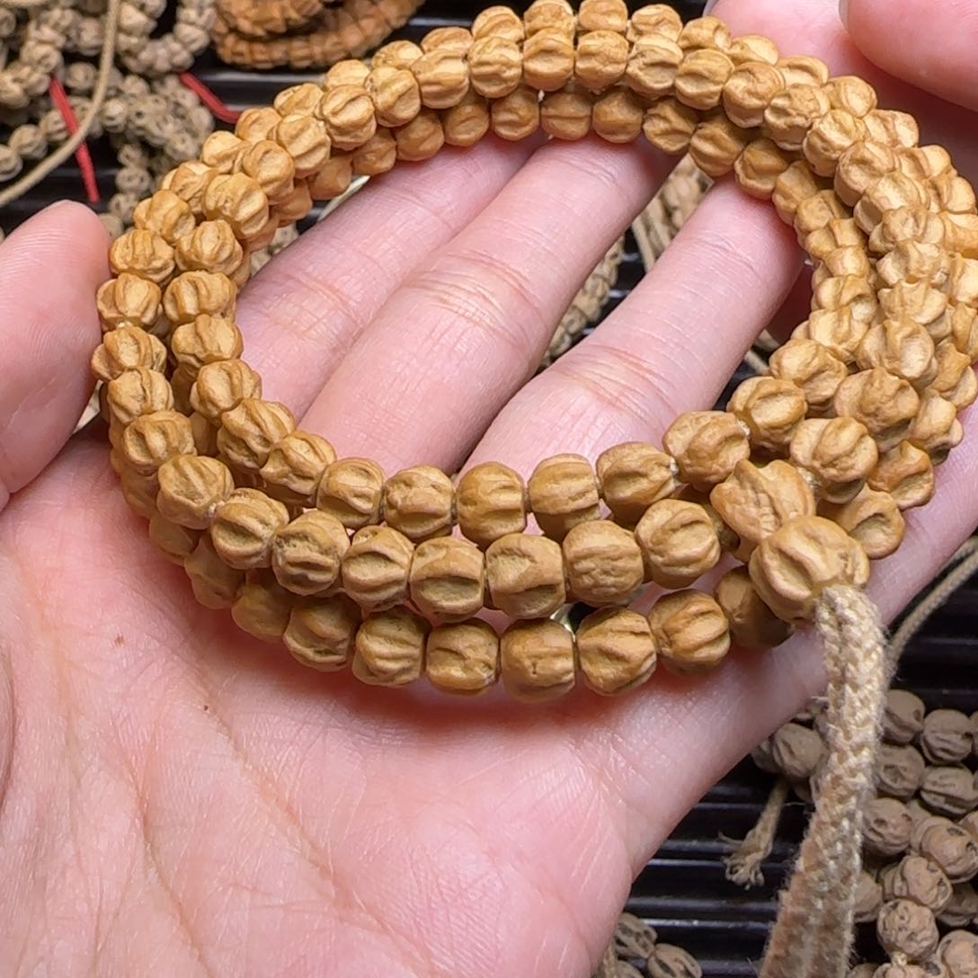 柏香籽/百香籽吊坠黑*人