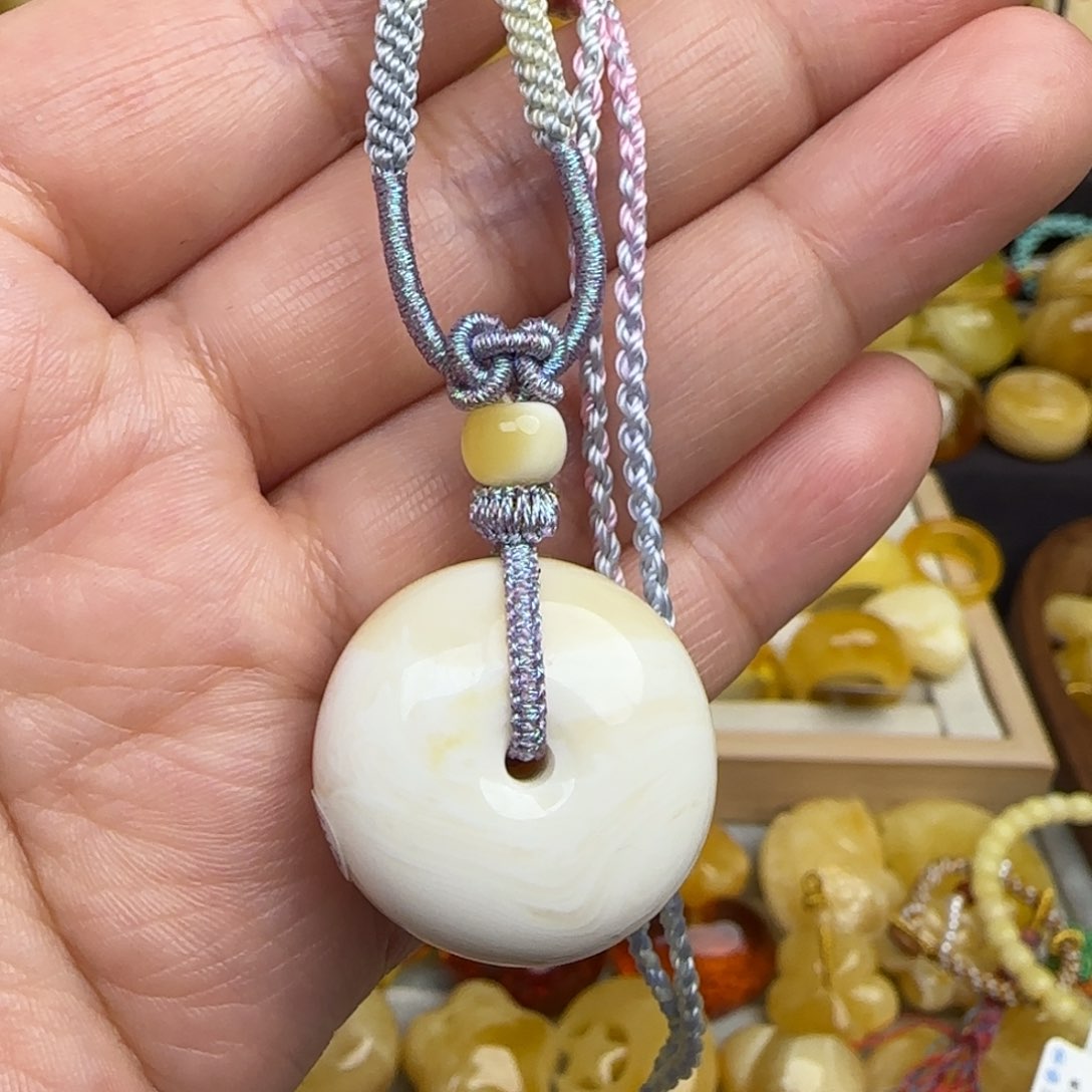 琥珀套链未镶嵌天然俄料骨瓷白妖花蜜蜡平安扣吊坠