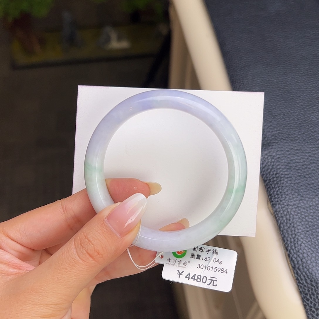 翡翠未镶嵌手镯56春彩