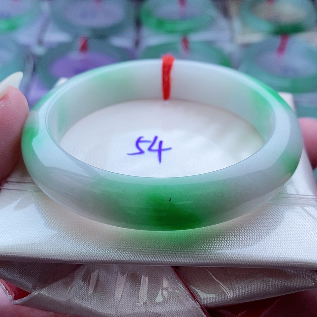 翡翠手镯未镶嵌正阳绿白底青高贵优雅气质