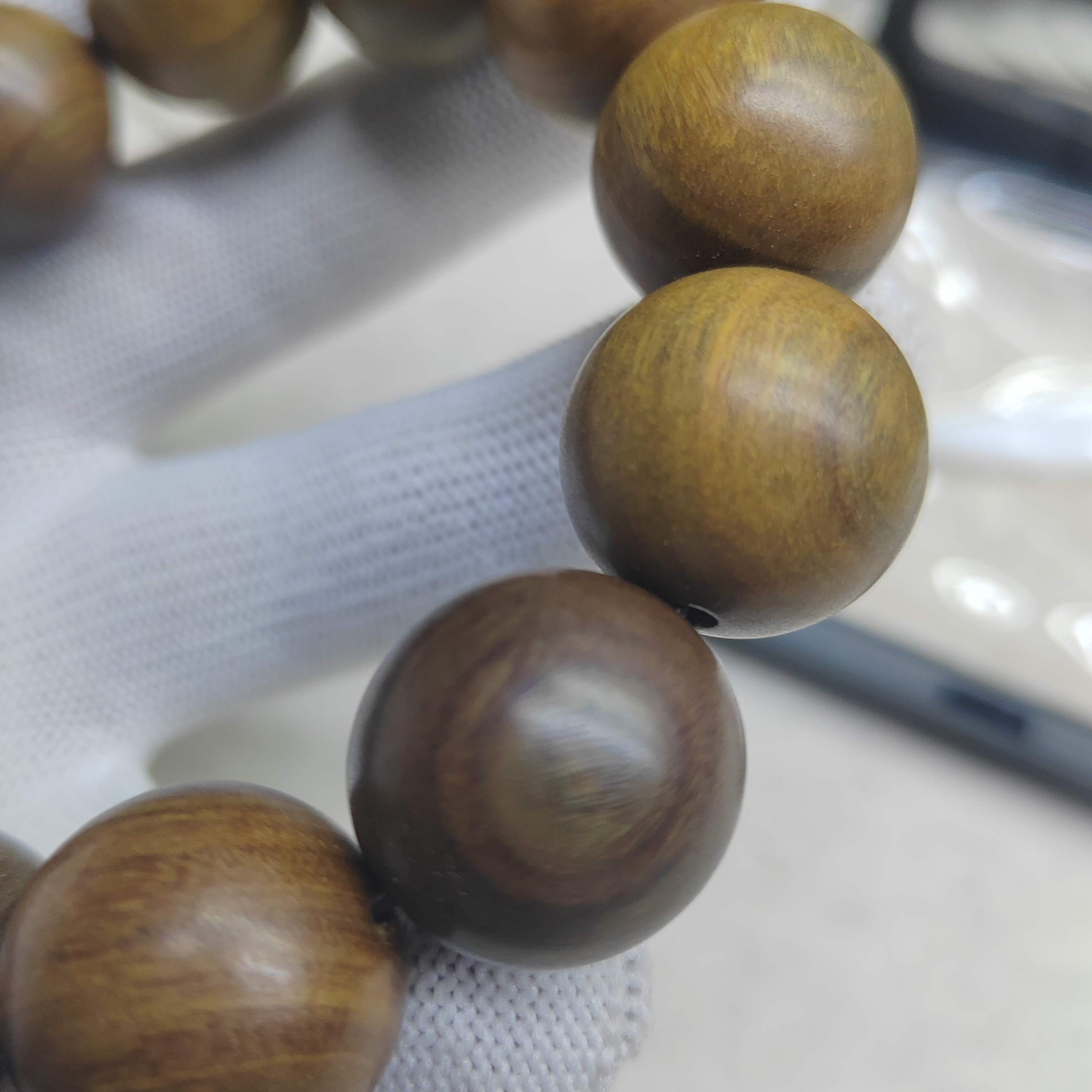纯手工制作绿檀木手串，卡20尺寸12颗精品无暇无科技