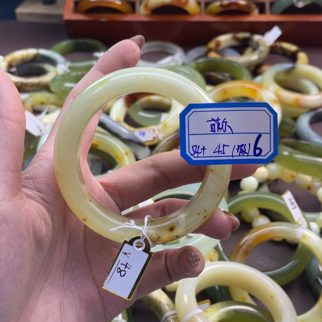 菲***鸟蛇纹石玉未镶嵌手镯