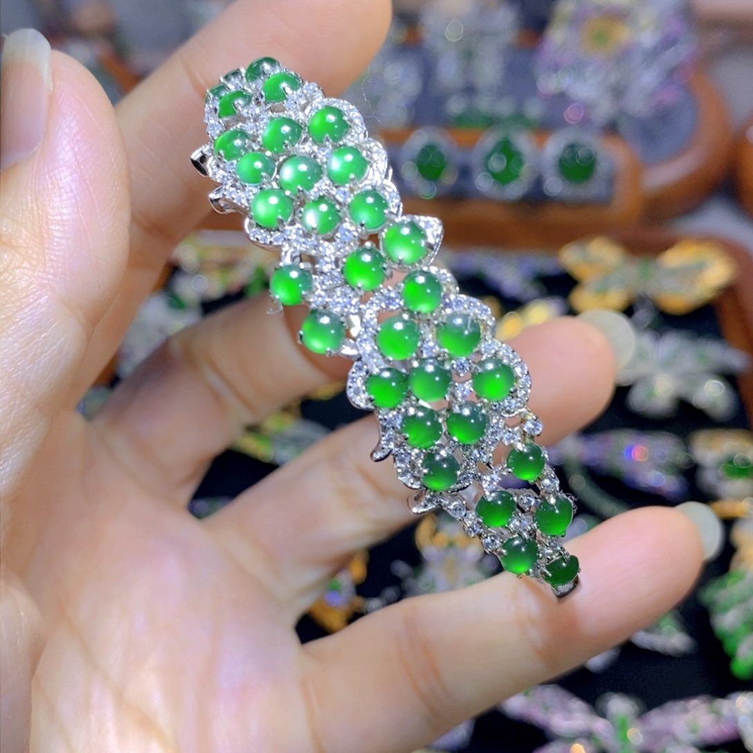 翡翠颈饰银S925镶嵌天然翡翠