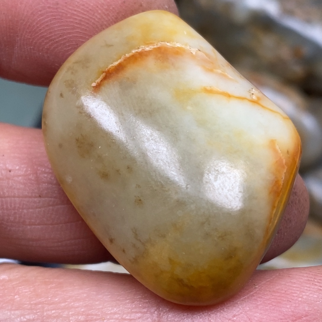 和田玉挂件足铂镶嵌