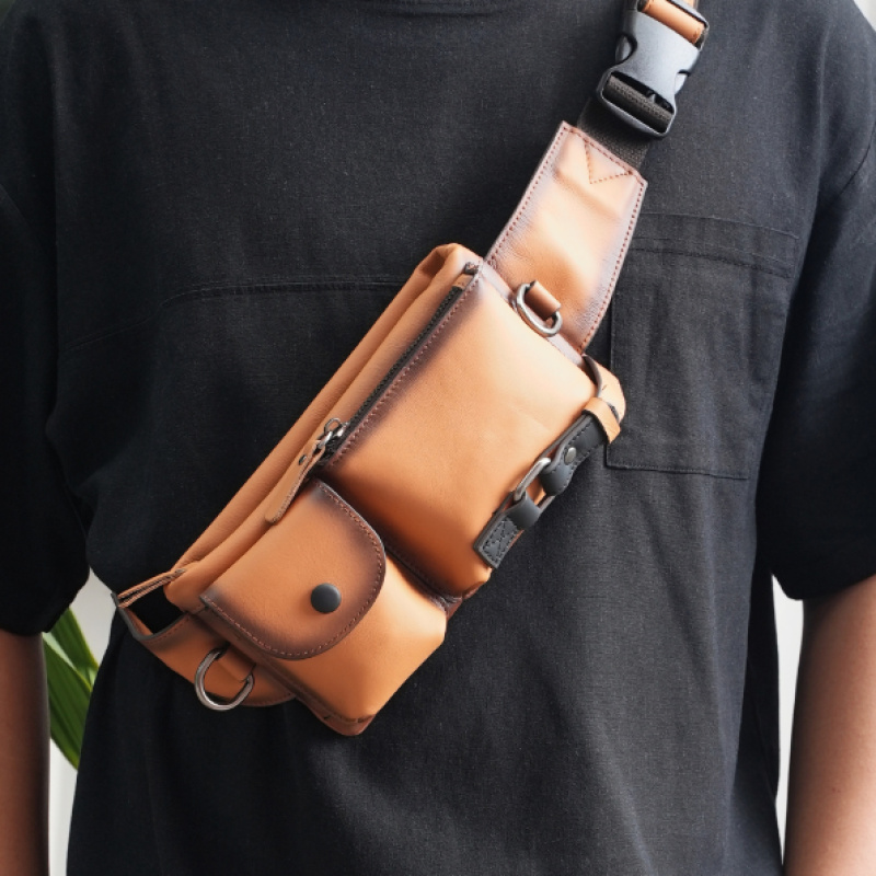 【鹿师傅】头层牛皮多用单肩斜跨包腰包男士YB7004