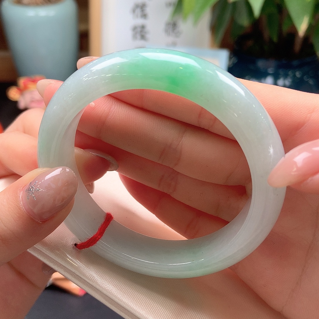 翡翠未镶嵌手镯甜果绿4号