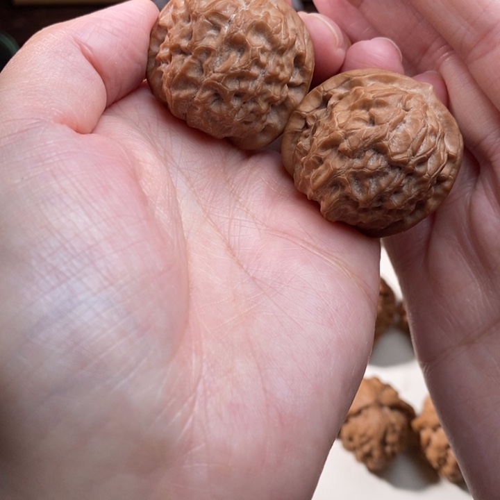 文玩核桃吊坠石门元宝