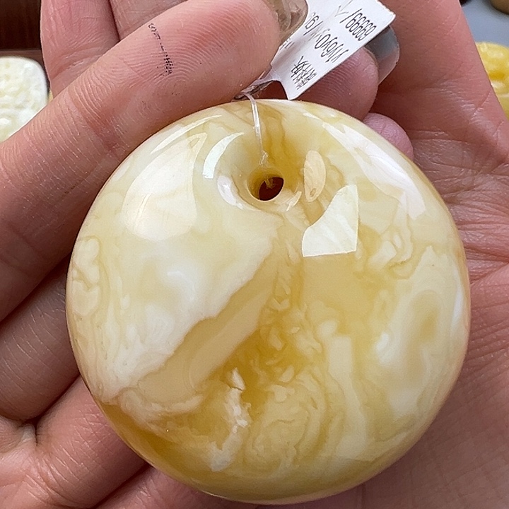 蜜蜡未镶嵌珠宝奇石
